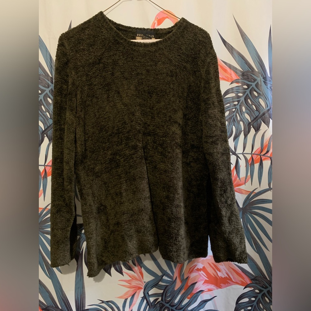 Essentials  JPR  sweater Sz M
